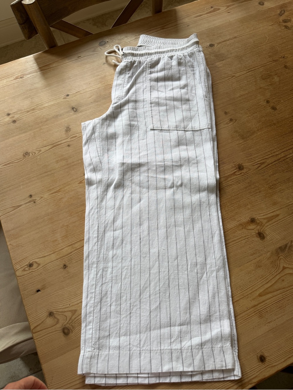 Athleta White Pinstripe wide linen cropped Pants